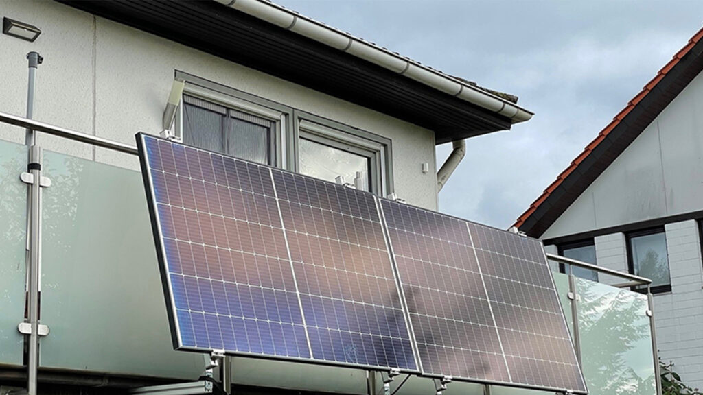 balkonine saules elektrine